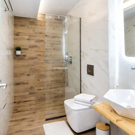 Mpl & Maisonettes Aparthotel 3*