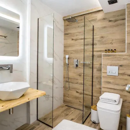 Mpl & Maisonettes Aparthotel 3*