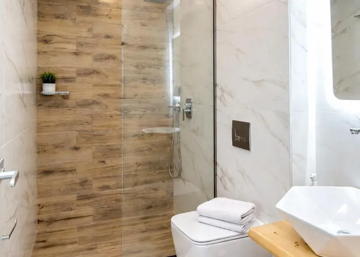 Mpl & Maisonettes Aparthotel 3*